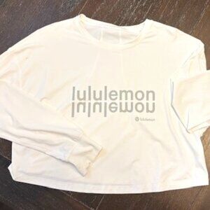 Lululemon White Long Sleeve Logo Top, Size 12, Semi Cropped